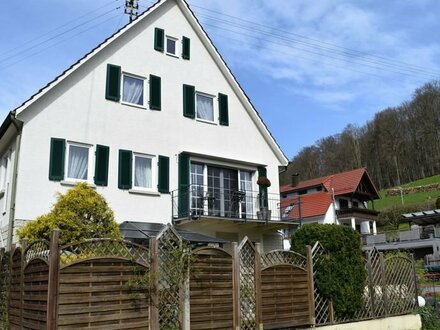 Zweifamilienhaus, ehemaliges Bauernhaus in idyllischer Umgebung