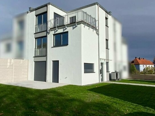 Mietangebot mit Seltenheitswert: Einfamilienhaus mit Garage und Außenanlage * modern * energieeffizient * Erstbezug (3)