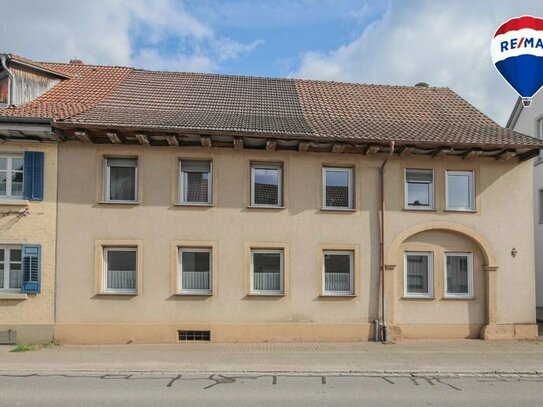 Vermietetes Zweifamilienhaus mit Entwicklungspotenzial in Kadelburg