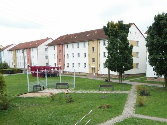 Erstbezug nach Komplettsanierung, 4-Raum-Wohnung im Erdgeschoss in Kamsdorf