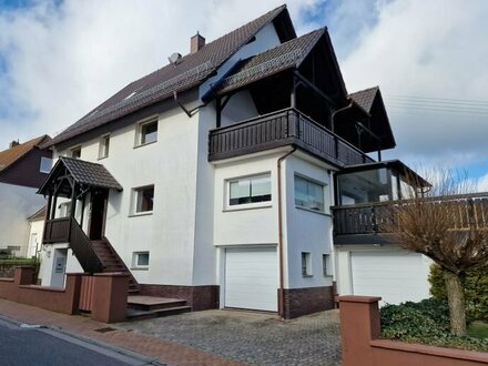 Geräumiges 1- 2 Familienhaus in ruhiger Lage mit schönem Grundstück