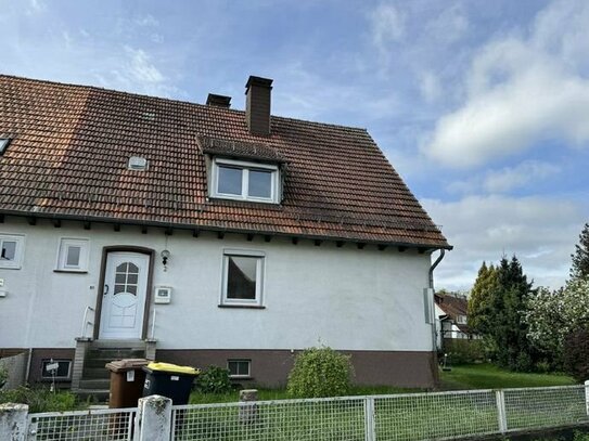 Doppelhaushälfte auf schönem Eckgrundstück in ruhiger Lage von Baunatal-Rengershausen