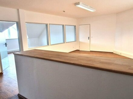 Ab sofort - Modernes Büro (100m², 3 Büroräume/-flächen, 1 WC, 1 Küchenraum)