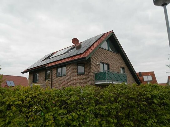Maisonettewohnung, Balkon, Garten und Carport im 2-Familienhaus, KEINE Heizkosten, da Photovoltaik, Erdwärme und Wärmep…