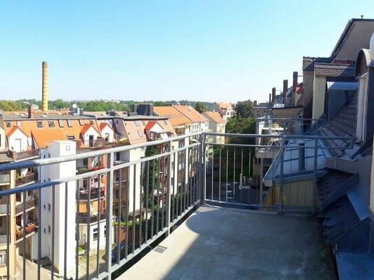 ruhige 3- RWE mit Balkon im Dachgeschoss !