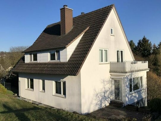 Einfamilienhaus mit großem Grundstück und 3 Garagen in Trendelburg-Gottsbüren