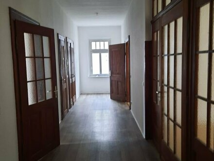 Neu und sanierte 4 Zimmeretagenwohnung sehr zentral in Lindenthal