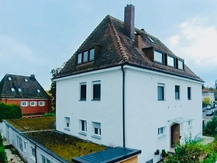 Seltene Gelegenheit! Verkauf einer 5-Zi-Wohnung mit Loggia und Gartenanteil in Nürnberg-Erlenstegen.