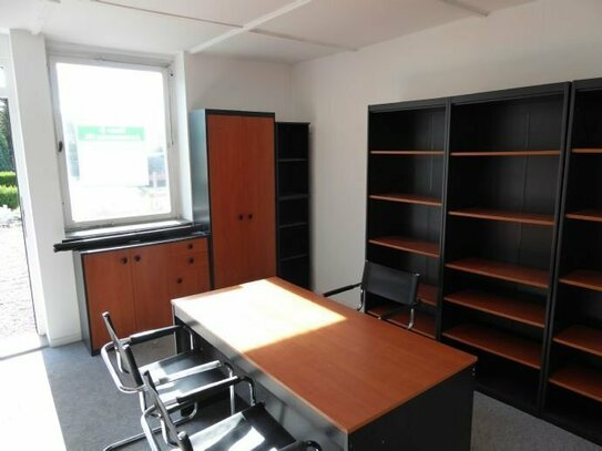 saniertes und eingerichtetes Büro mit großer Freifläche