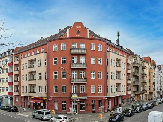 Kreuzberg-Feeling: Attraktive Gründerzeit-Wohnung mit Süd-Balkon und Tageslicht-Badezimmer