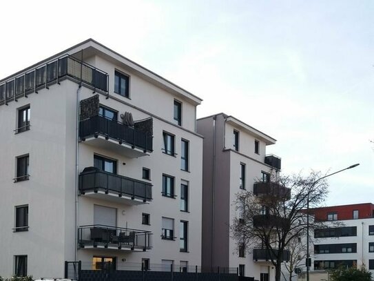 Charmante und neuwertige 3-Zimmer-Wohnung mit Balkon und Einbauküche in Mühlheim am Main