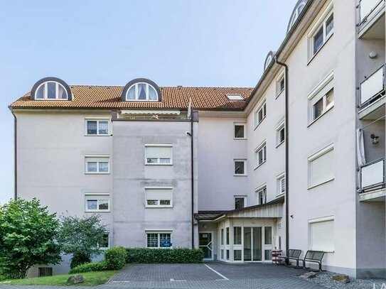 Altersgerecht, top gepflegt und ruhige Lage | Schöne Zweizimmerwohnung mit Balkon und Tiefgaragenplatz