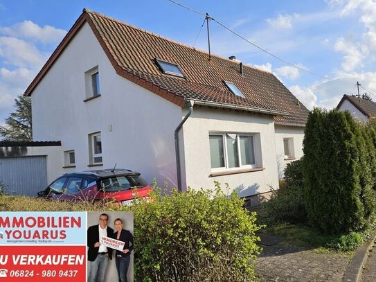 Bezugsfertiges freistehendes Einfamilienhaus, 2 vollwertige Badezimmer, Keller, Garage und großem Grundstück