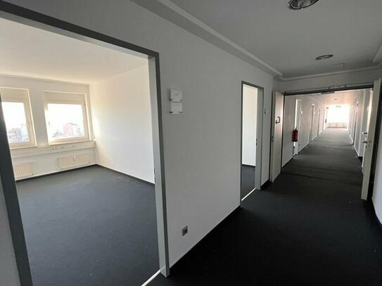 Pankow: Tino-Schwierzina-Str: div. Büroflächen zwischen 470 m² - 1.700 m² per SOFORT zu VERMIETEN