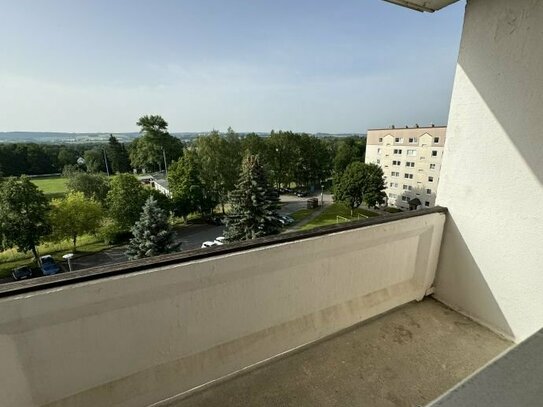 Mit toller Aussicht und direkt am Freibad: 3-Raumwohnung mit Balkon