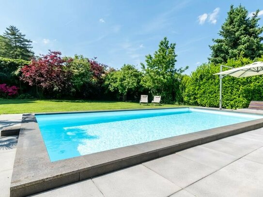 Luxuriöses Zuhause mit traumhaftem Garten und Swimmingpool in bester Lage von Marl