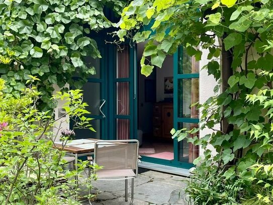 unterhalb der Burg Maisonette-Wohnung als Haus, im ruhigen Innenhof, - St. Sebald