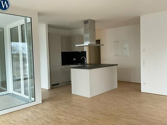 Neues Wohngefühl! Helle 3 Zimmer mit "Glaswandbalkon" + Einbauküche + Bad mit Walk-In-Dusche, Aufzug