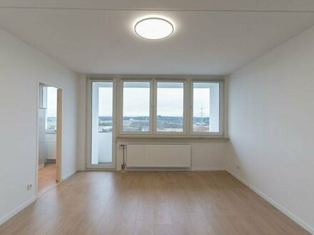 Ideale Kapitalanlage - 1-Zimmer frisch renoviert mit Loggia und EBK - Herzobase in Sichtweite