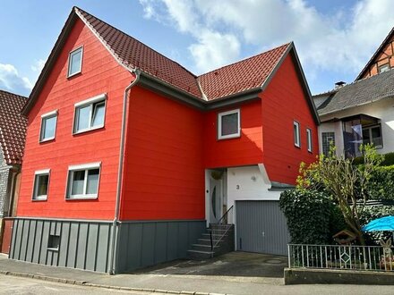 Gepflegtes Einfamilienhaus mit kleinen Garten und Garage in Heldritt!