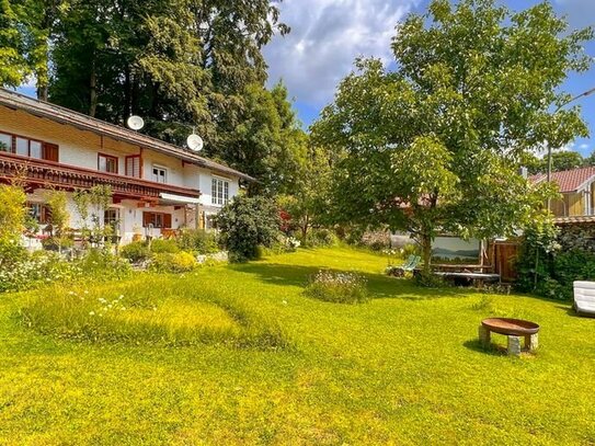 Gmund am Tegernsee: Attraktives Anwesen auf parkähnlichem Areal mit großem Entwicklungspotential