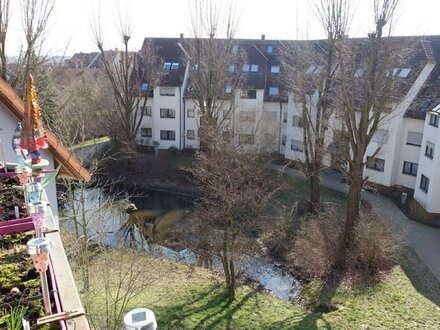 Traumhafte Dachgeschoss-Wohnung mit 3,5 Zimmer, Süd-Balkon, Garage im Herzen von Herzogenaurach