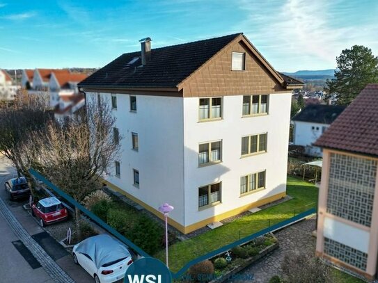 Stattliches Wohnhaus mit 3 Wohnungen, 4 Garagen, 2 Stellplätzen und Garten in guter Lage von Wernau