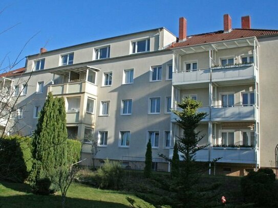 Hervorragende Kapitalanlage im schönen Blumenviertel von Erfurt: gepflegte 2 Zi - Wohnung mit Balkon