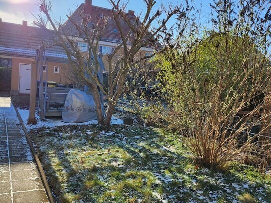 renovierte 2 Zimmerwohnung mit Gartenanteil