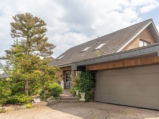 Traum Domizil - Einfamilienhaus mit Einliegerwohnung und großem Garten in attraktiver Lage in Bad Segeberg