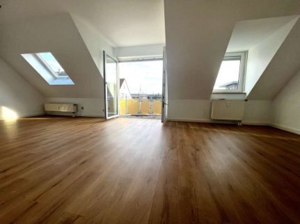 Helle 3 Zimmer Wohnung mit 2-Balkonen & TG-Stellplatz