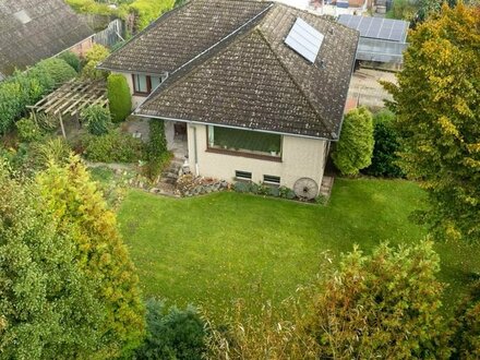 Solar, Dämmung, neue Heizung u.v.m.: Teilsaniertes Einfamilienhaus in begehrter Lage von Apensen zu verkaufen!