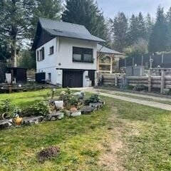 kleines 1-FH, Ferienhaus in idyllischer ruhiger Lage Nähe Rennsteig/Thüringer Wald mit unverbaubarer Weitsicht