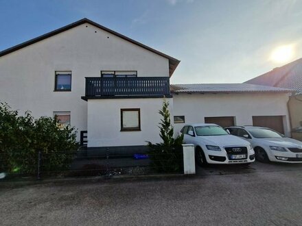 Schöne DHH mit Ausbaumöglichkeiten, Garage, Stellplatz u Garten