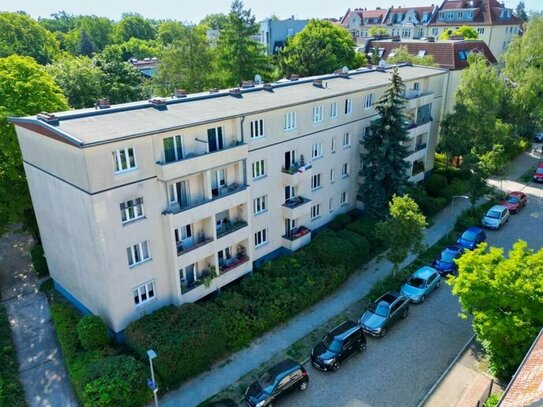 Charmante 3 ZI. Dachgeschosswohnung mit West-Balkon - Ihr neues Zuhause in Berlin Mariendorf