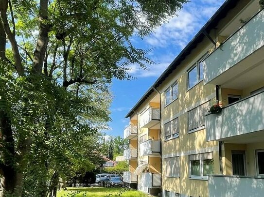 Helle 3-Zimmer-Wohnung mit Küche und Balkon nahe Siemens-Campus