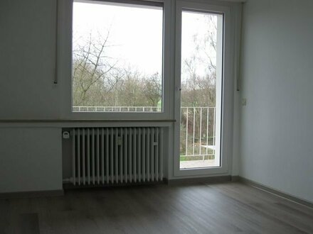 Renovierte 2 Zimmer Whg mit Balkon in Witten-Heven, ideal für Studierende