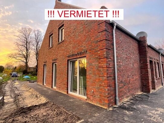 !!!VERMIETET!!! *** Exklusives u. barrierefreies Neubau EG-Reihenhaus, Energieverbrauch A+, vorne u. mittig - im gehobe…