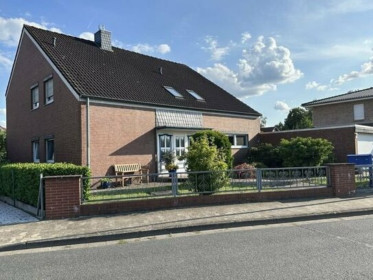 Kleinburgwedel: 2-Familienhaus mit Traumgarten und Garage