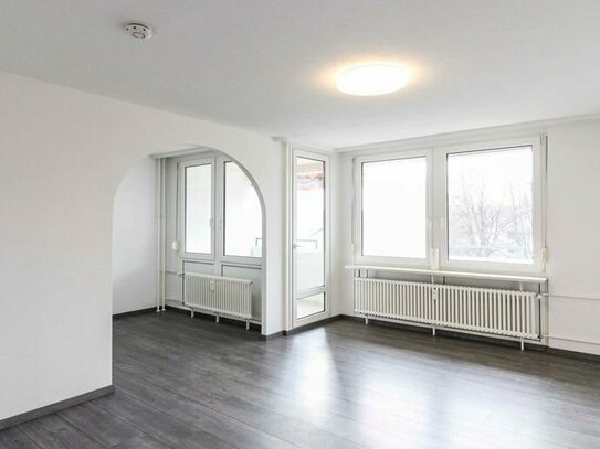 Kürzlich renoviert: 3-Zimmer-Wohnung mit Balkon und TG-Stellplatz