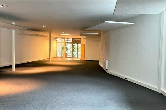 Große Büro- bzw. Praxisfläche in 1A-Lage auf der Kaiserstraße!