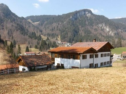 Großzügiges Anwesen mit Nebenhaus in Oberstdorf