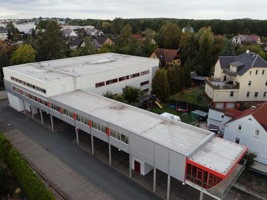 Modernes Gewerbeobjekt mit Büro- und Hallenflächen!