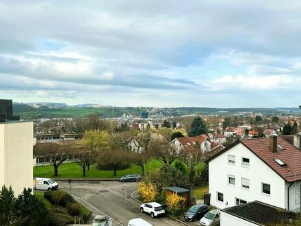 Zentrale Wohnung in Göppingen, ruhige Süd-Lage im 4. Obergeschoss mit großer Terrasse!