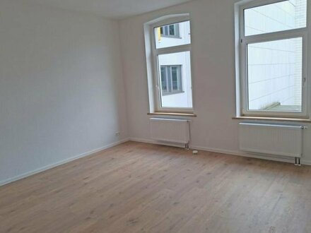 Gemütliche 3 Zimmer-Altbau-Etagenwohnung, Erstbezug nach Sanierung