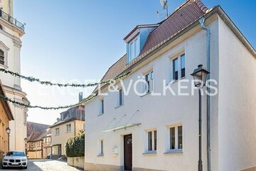 Familienidylle im Herzen von Wilhermsdorf: Ein Stadthaus voller Geschichte und Moderne