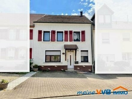 Renovierungsbedürftiges 1-2 Familienhaus mit Garten und Garage in Pachten