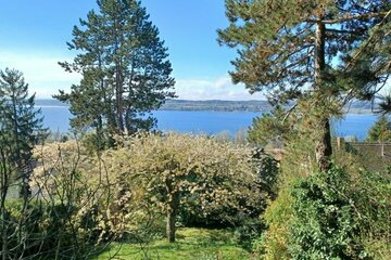 Traumhafte Sicht auf den See von allen Stockwerken aus