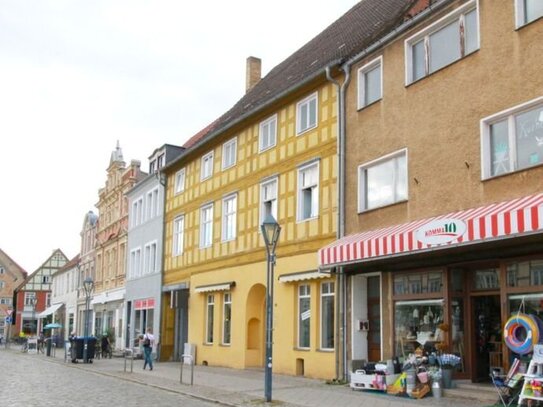 Stadthaus Mehrfamilienhaus mit Gewerbeteil