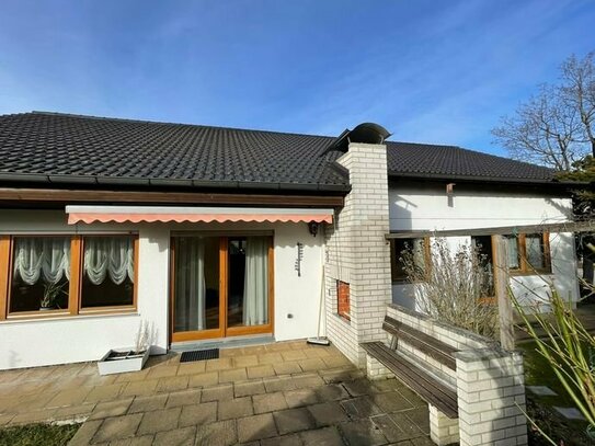 Ideales Einfamilienhaus für Familien mit großen Garten in Siedlungslage in Burgkirchen / Holzen